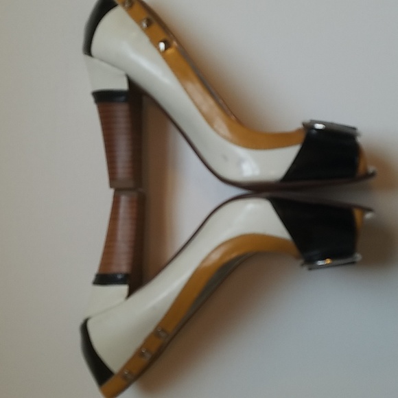 Naughty Monkey Black & White Patent Leather Open Toe 3.5 Block Heel 6 - Picture 3 of 8